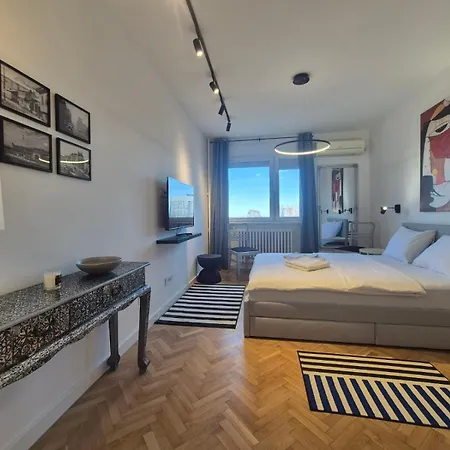 Tasmajdan Park アパート ベオグラード