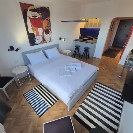 アパート Tasmajdan Park *